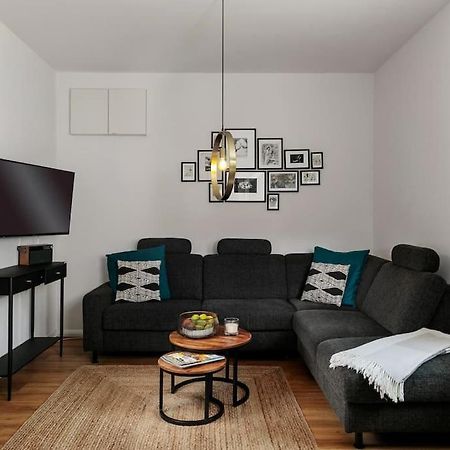 Charmantes Townhaus Mit Garten, W-Lan & Netflix พอทสดัม ภายนอก รูปภาพ