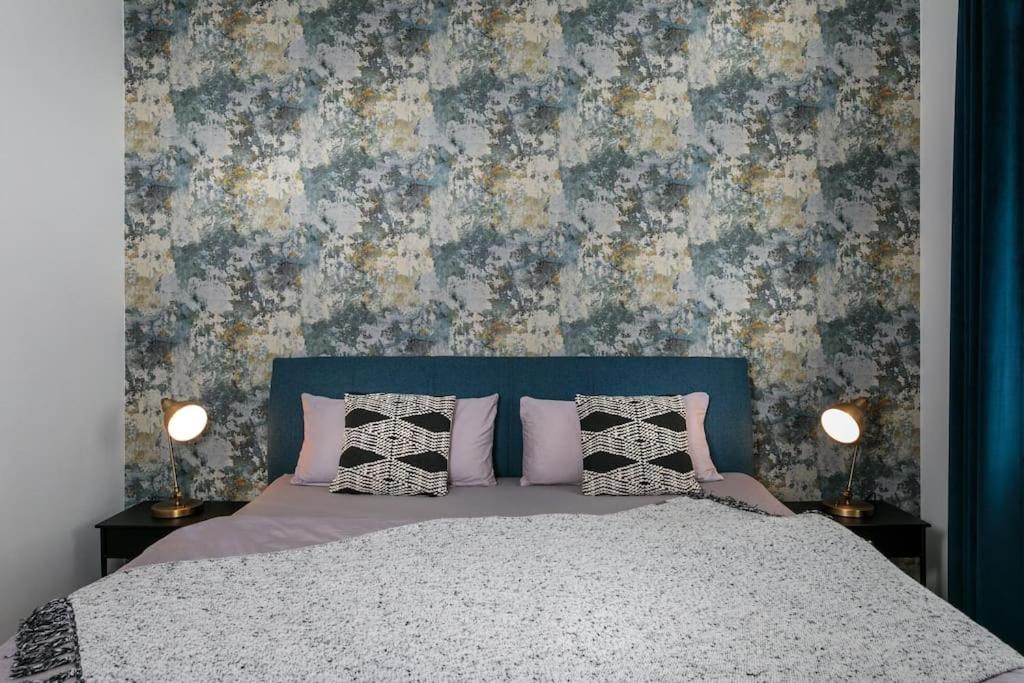 Charmantes Townhaus Mit Garten, W-Lan & Netflix พอทสดัม ภายนอก รูปภาพ