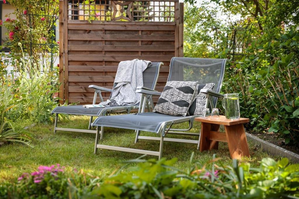 Charmantes Townhaus Mit Garten, W-Lan & Netflix พอทสดัม ภายนอก รูปภาพ
