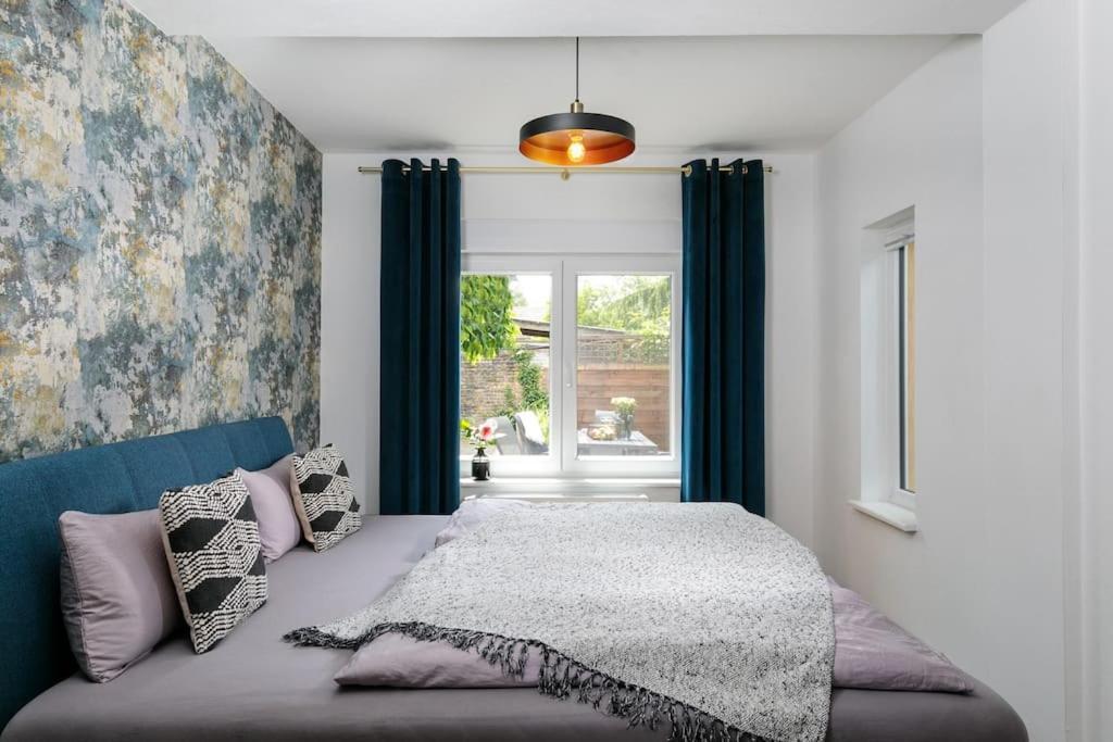 Charmantes Townhaus Mit Garten, W-Lan & Netflix พอทสดัม ภายนอก รูปภาพ